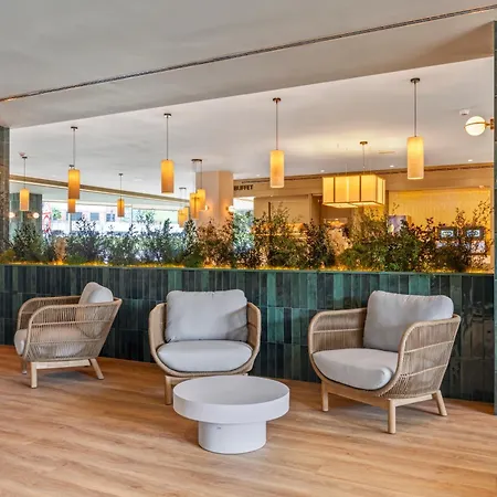 ホテル B&B Hotel Castro Urdiales