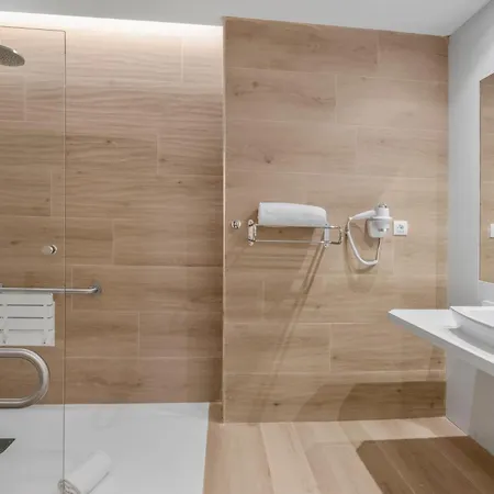 B&B Hotel Castro Urdiales カストロ・ウルディアレス