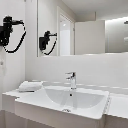 B&B Hotel Castro Urdiales ホテル カストロ・ウルディアレス