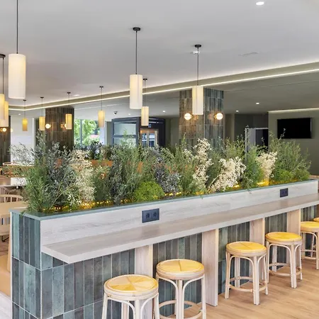 B&B Hotel Castro Urdiales ホテル