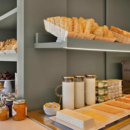 Отель B&B Hotel Castro Urdiales Кастро-Урдиалес